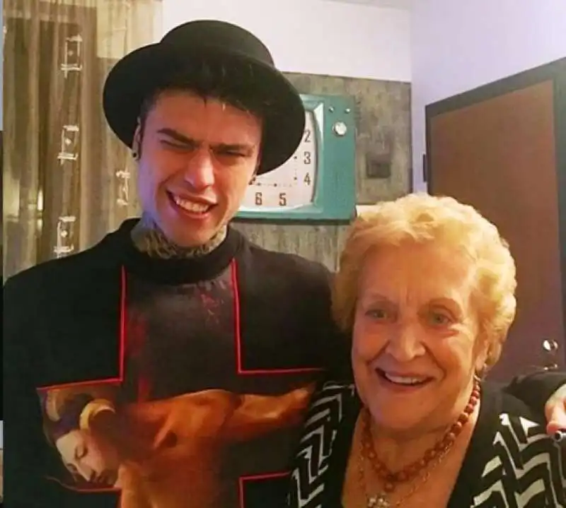 fedez e la nonna luciana violini 1