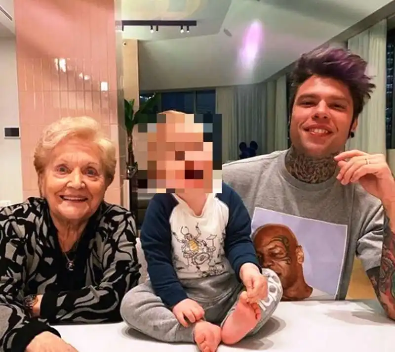 fedez e la nonna luciana violini 4