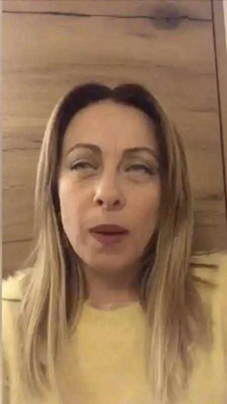 giorgia meloni   diretta facebook di capodanno 1