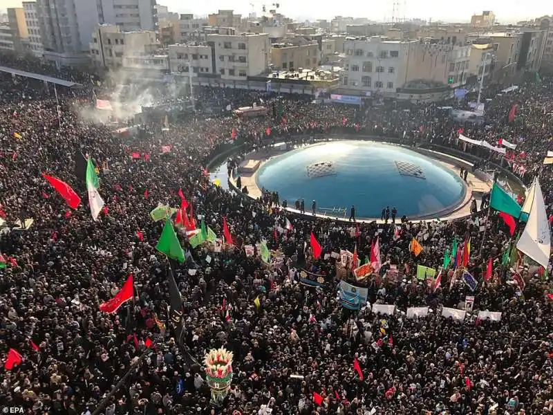 i funerali di soleimani a teheran