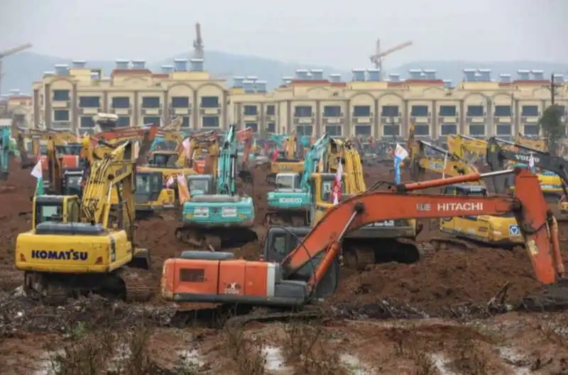 il cantiere del nuovo ospedale di wuhan, pronto in dieci giorni 1