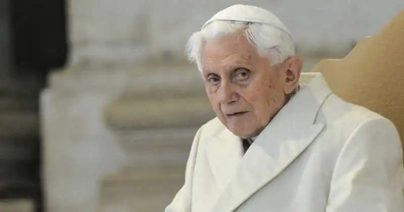 il papa emerito ratzinger