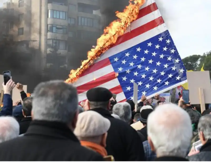 IRAN PROTESTE CONTRO USA