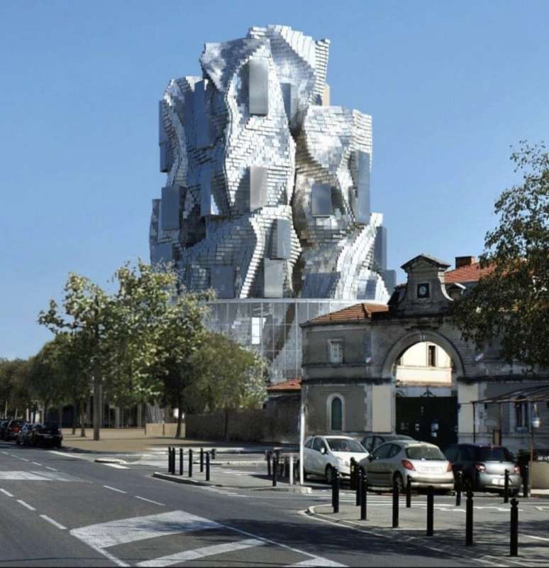 la torre di frank gehry ad arles 8