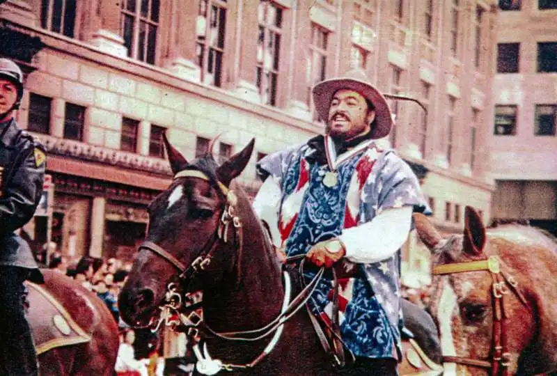 LUCIANO PAVAROTTI AL COLUMBUS DAY