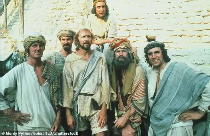 monthy python    brian di nazareth   eric idle, michael palin, john cleese, graham chapman e terry gilliam