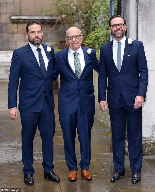 rupert murdoch con i figli lachlan (a sinistra) e james (a destra)