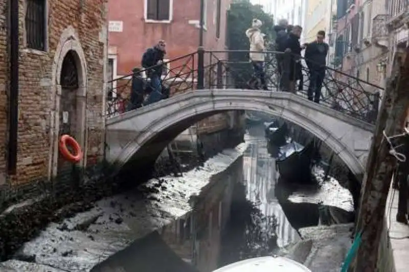 seche dea befana   la bassa marea da record a venezia 3