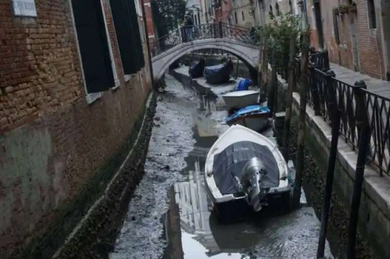 seche dea befana   la bassa marea da record a venezia 5