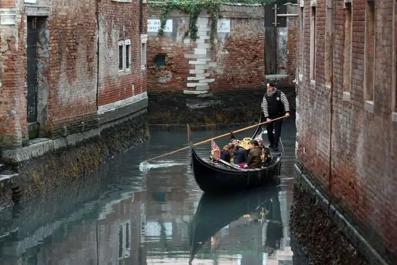 seche dea befana   la bassa marea da record a venezia 9