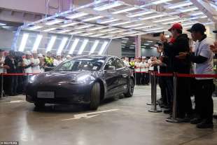 tesla model 3 fabbricata in cina