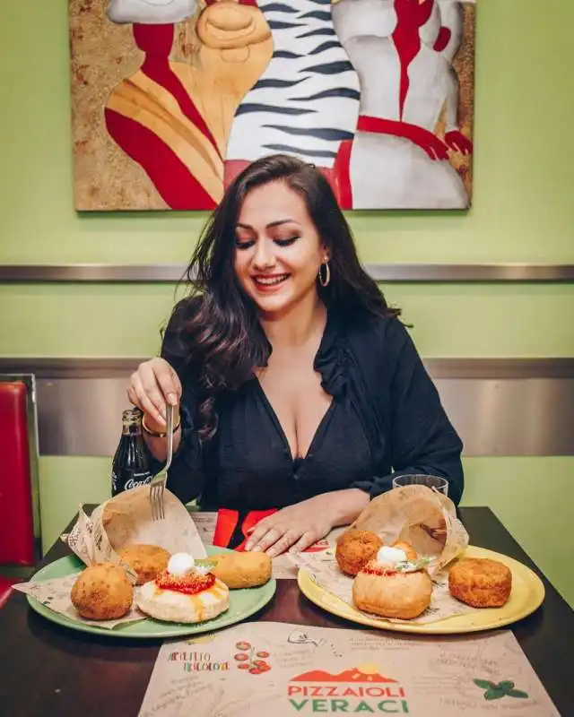 zia flavia food n' boobs  45