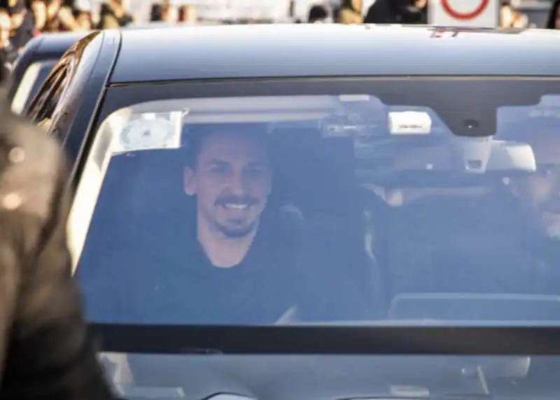 zlatan ibrahimovic arriva a milano 4