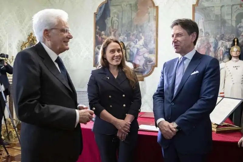 alessandra locatelli con sergio mattarella e giuseppe conte