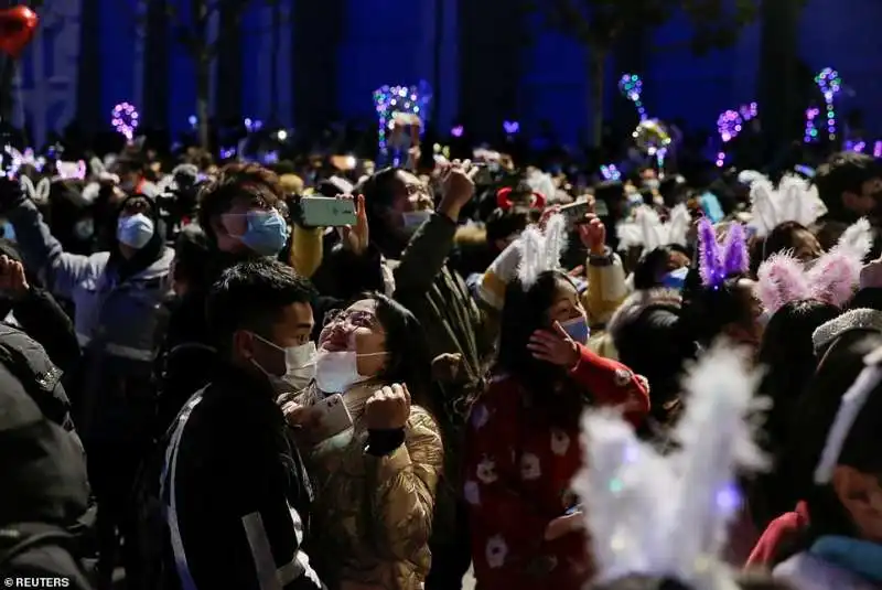  assembramenti di capodanno a wuhan2