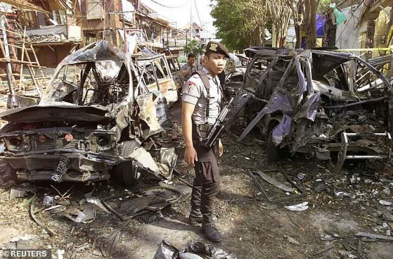 bomba dei terroristi a kuta