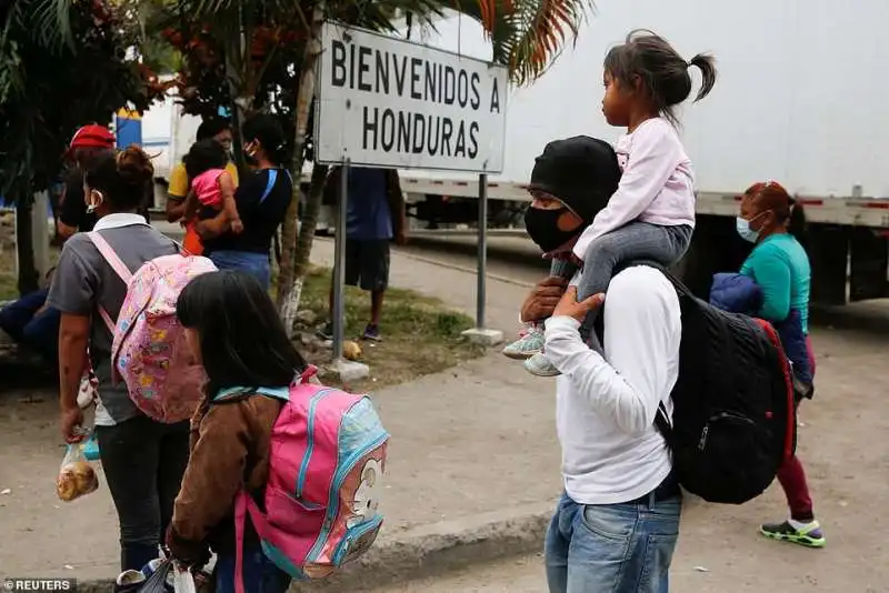 carovana di migranti in honduras