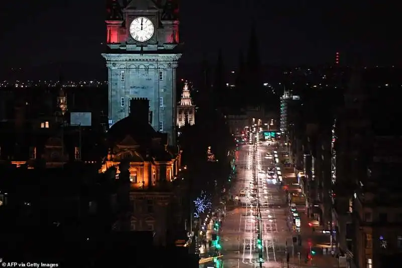 edinburgo deserta per capodanno 