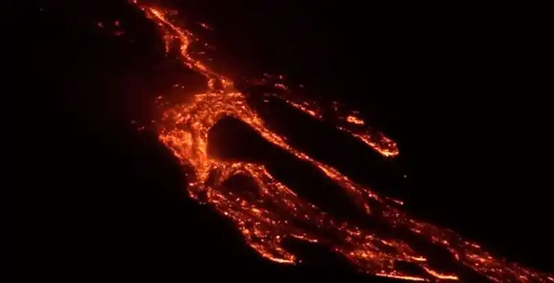 eruzione etna 1