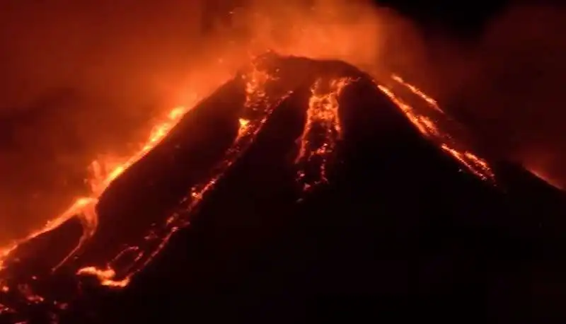 eruzione etna 3