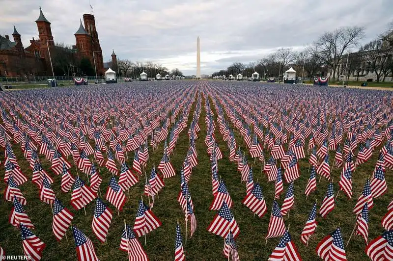 field of flags   washington 