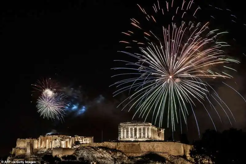 fuochi d artificio atene capodanno 