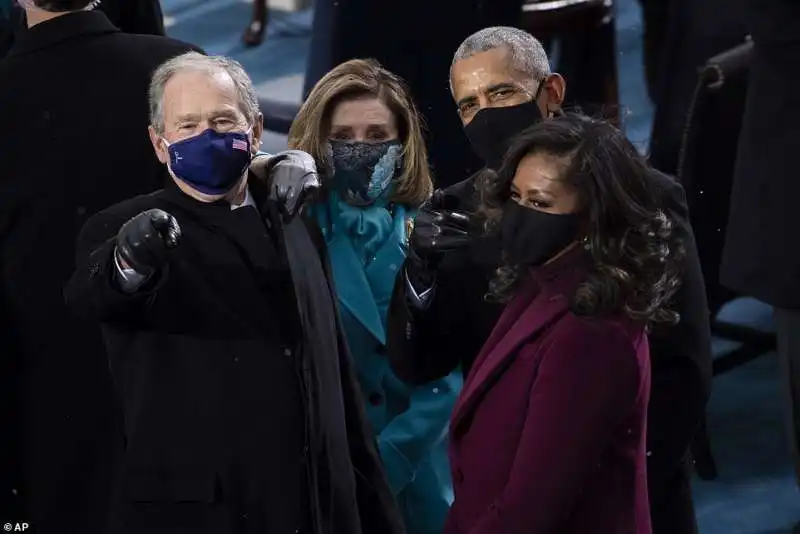 george bush, nancy pelosi, barack e michelle obama 