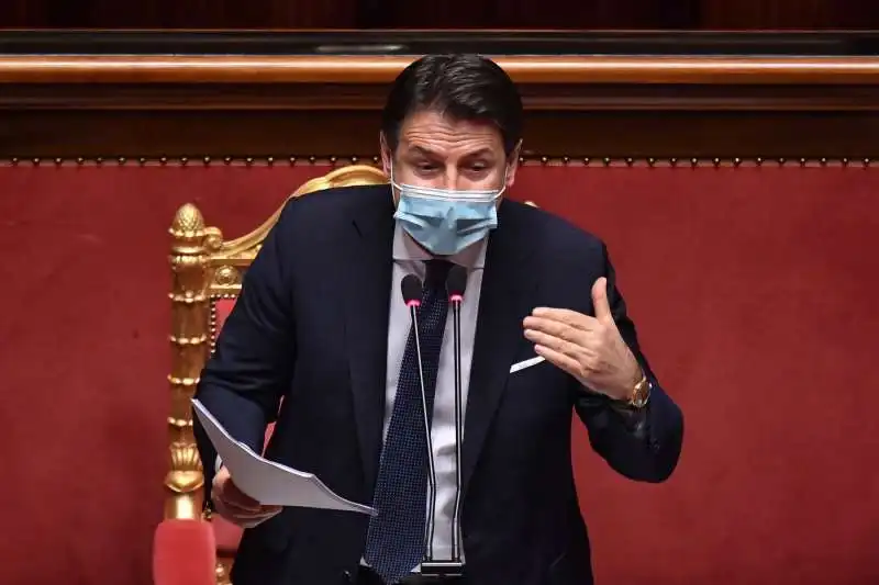 giuseppe conte parla al senato  3