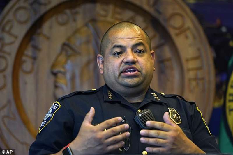 il capo della polizia di seattle adrian diaz