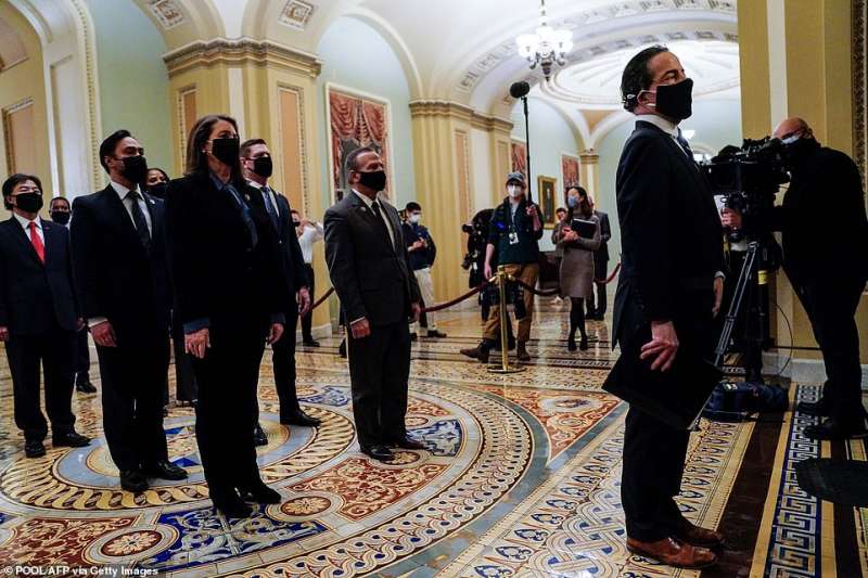 jamie raskin e gli altri manager per l impeachment in senato