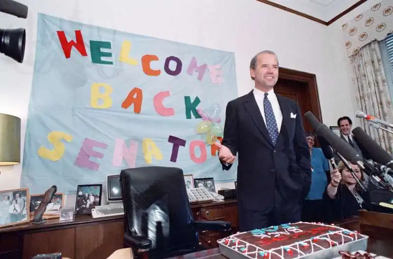 joe biden torna in senato dopo un intervento al cervello   1988