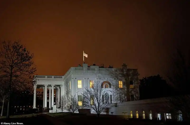 la casa bianca nella notte 