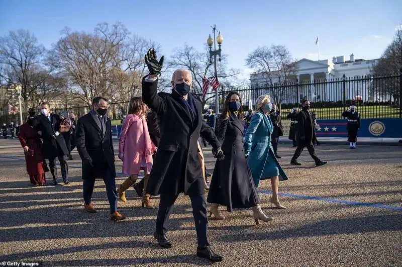 la famiglia biden entra alla casa bianca