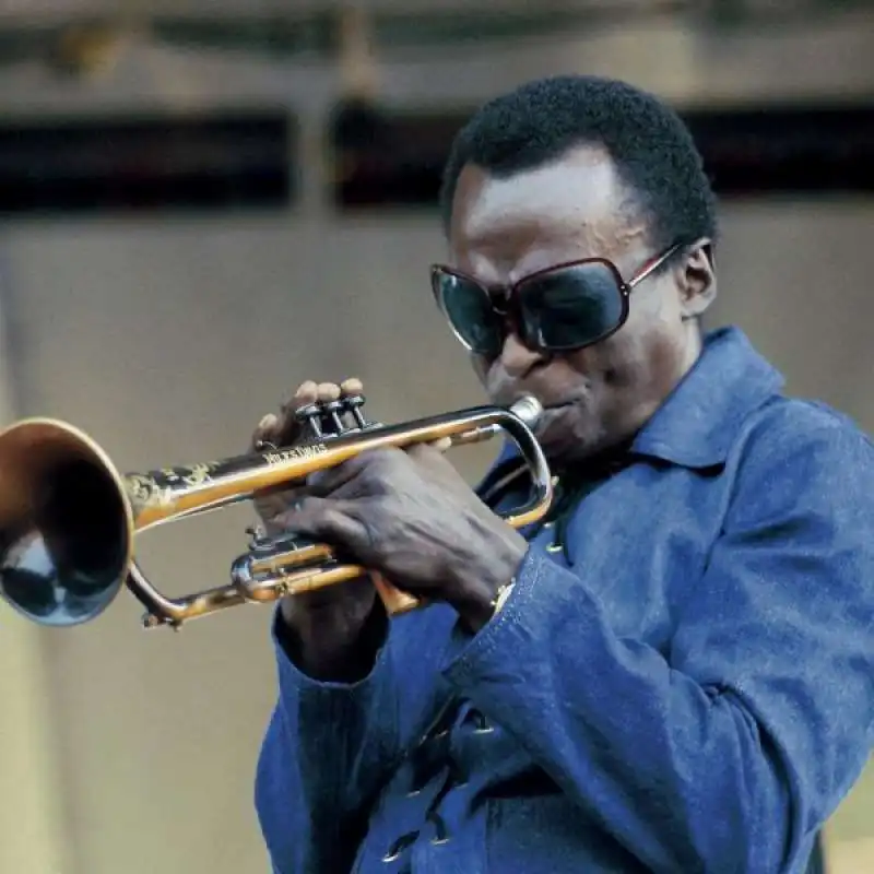 MILES DAVIS 17