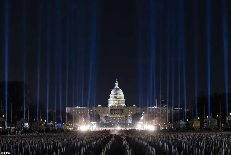 national mall di washington  alla vigilia dell insediamento di biden