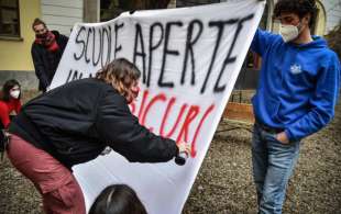 protesta studenti contro la dad a milano 2