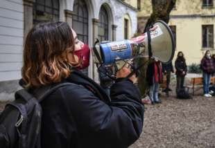 protesta studenti contro la dad a milano 3