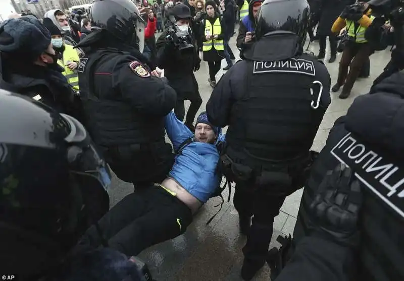 proteste per la liberazione di navalny 25