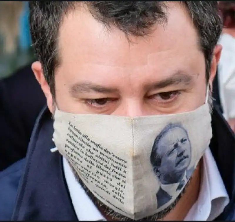 salvini con la mascherina di borsellino