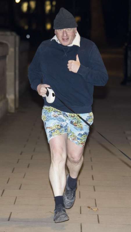 boris johnson corre con il cane 1