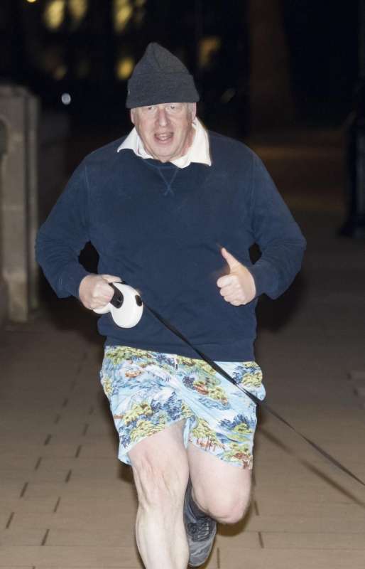 boris johnson corre con il cane 7