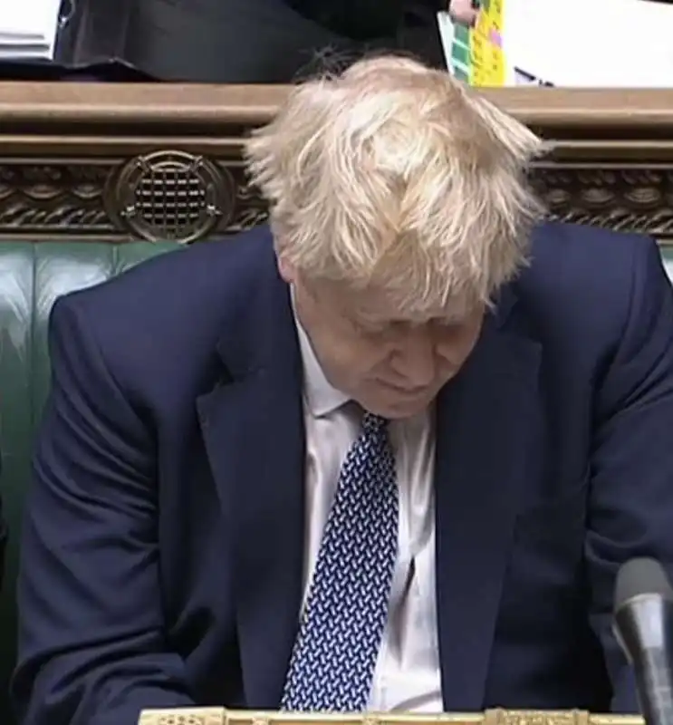 boris johnson si scusa per i covid party 1