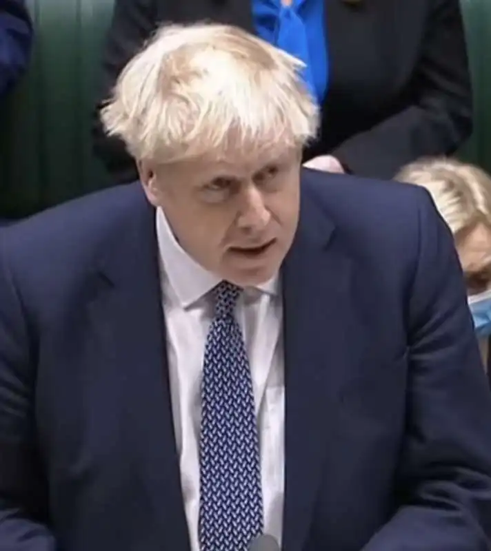 boris johnson si scusa per i covid party