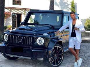 cristiano ronaldo e la sua mercedes classe g