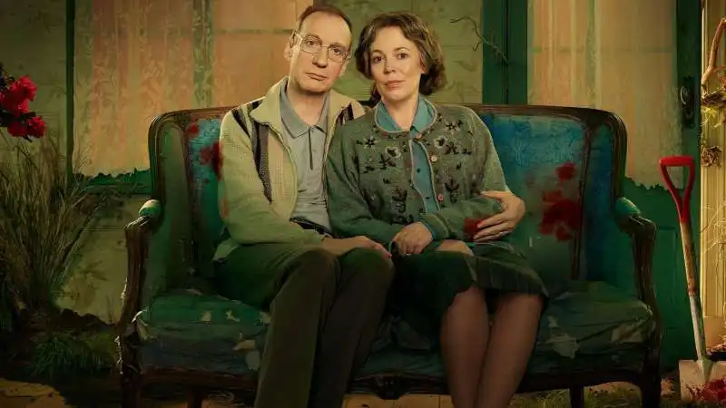 David Thewlis e Olivia Colman - LANDSCAPERS 