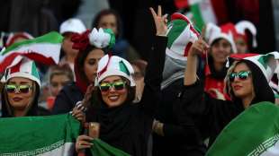 donne allo stadio in iran 4