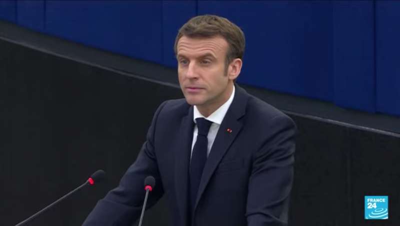 emmanuel macron al parlamento europeo