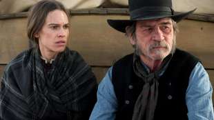 hillary swank tommy lee jones the homesmen