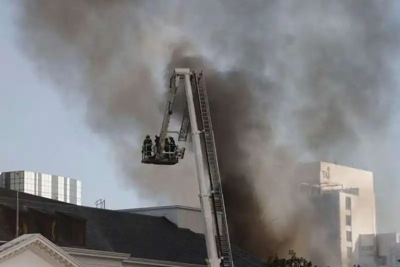 Incendio Parlamento Citta del Capo 2