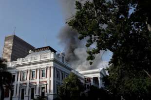 Incendio Parlamento Citta del Capo 3